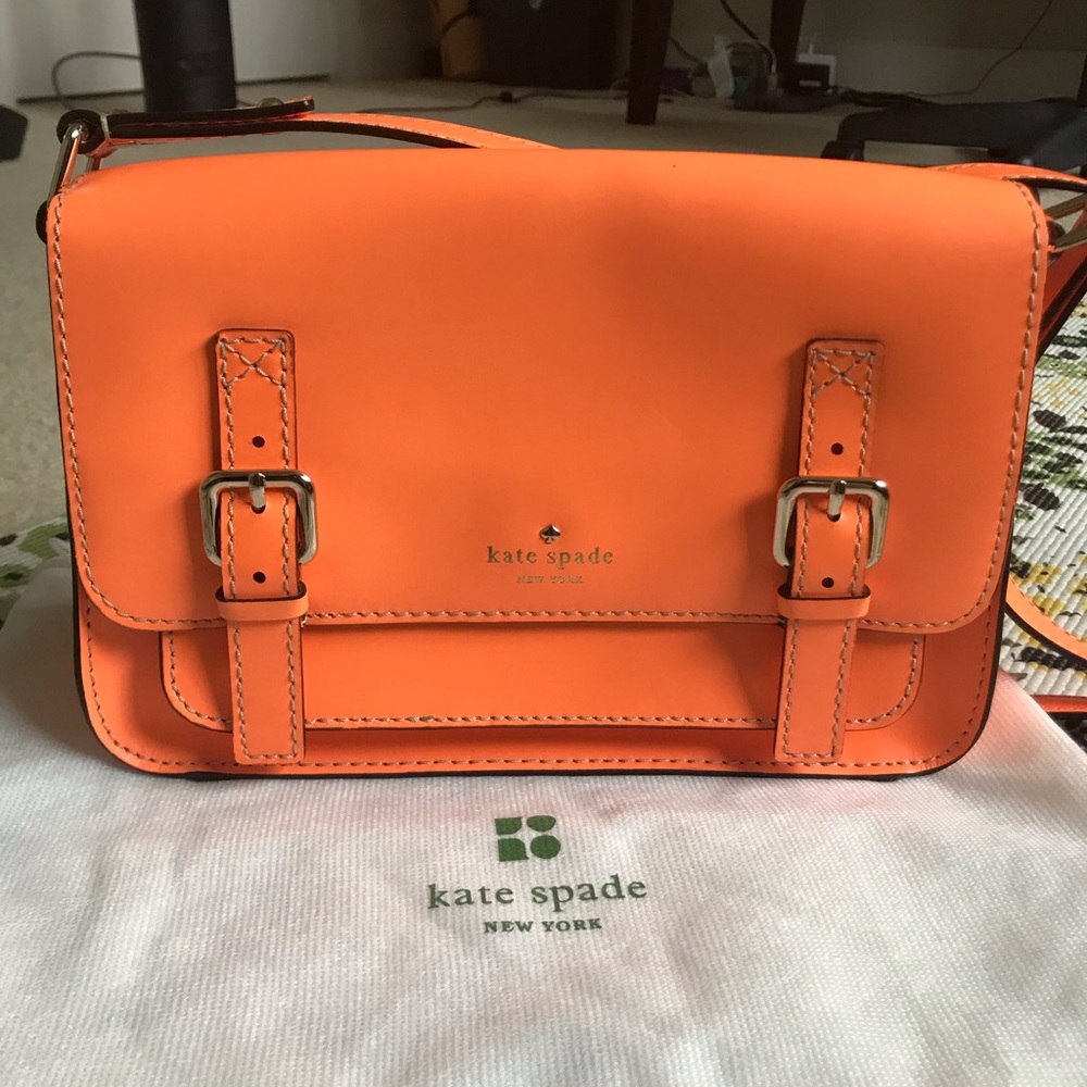 Kate Spade Essex Scout Medium Cambridge Messenger leather bag